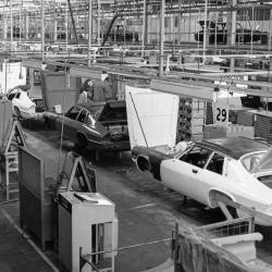 1975 XJS production line PRI093B